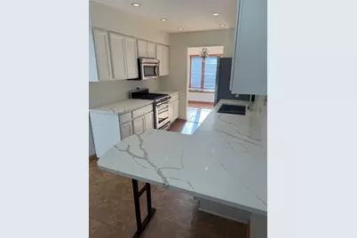 8316 Highpoint Circle #E, Darien, IL 60561 - Photo 6