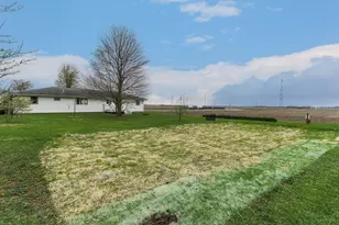 1109 W 4th St, Delavan, IL 61734 - Photo 44