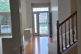 101 N Spruce Ave, Wood Dale, IL 60191 - Photo 2