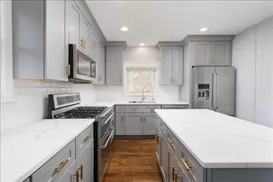 18 N Main St, Naperville, IL 60540 - Photo 8