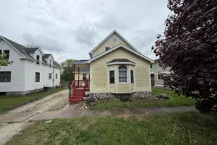 226 E Orleans St, Paxton, IL 60957 - Photo 2