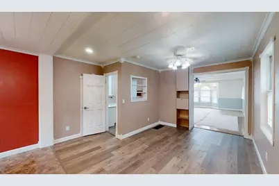 226 E Orleans Street, Paxton, IL 60957 - Photo 10