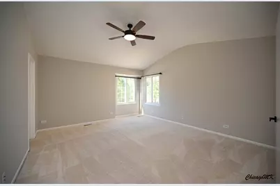 425 Locksley Drive, Streamwood, IL 60107 - Photo 22