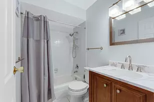 9446 Bay Colony Dr, Des Plaines, IL 60016 - Photo 10