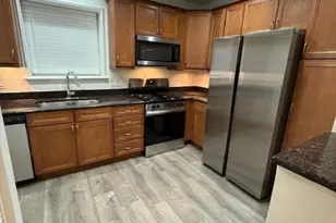 2003 W Fargo Ave, Chicago, IL 60645 - Photo 2