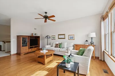 2238 Carillon Drive, Grayslake, IL 60030 - Photo 8