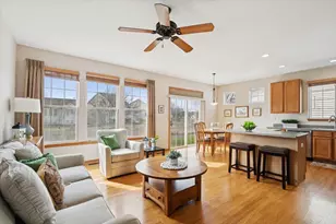 2238 Carillon Dr, Grayslake, IL 60030 - Photo 6