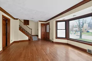 2764 W 95th Pl, Evergreen Park, IL 60805 - Photo 8