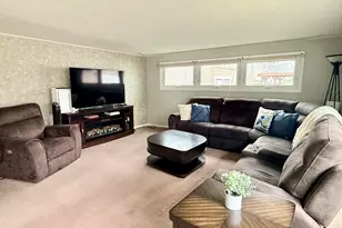 563 Coolidge Ave, Glen Ellyn, IL 60137 - Photo 6