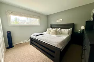 563 Coolidge Ave, Glen Ellyn, IL 60137 - Photo 8