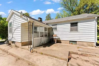 501 N State Street, Bellflower, IL 62174 - Photo 24