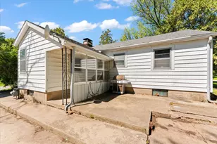 501 N State St, Bellflower, IL 62174 - Photo 24