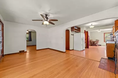 501 N State Street, Bellflower, IL 62174 - Photo 8