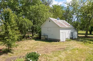 501 N State St, Bellflower, IL 62174 - Photo 26