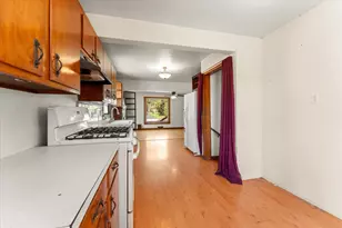 501 N State St, Bellflower, IL 62174 - Photo 14
