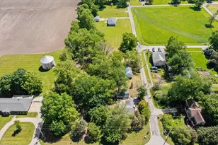 501 N State St, Bellflower, IL 62174 - Photo 38