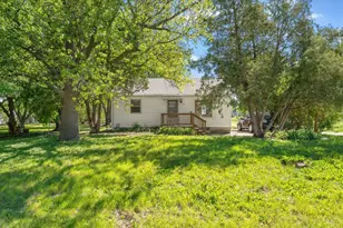 501 N State St, Bellflower, IL 62174 - Photo 4