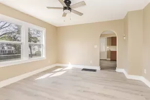 706 N Prairie St, Bloomington, IL 61701 - Photo 14