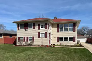 2808 Dove St, Rolling Meadows, IL 60008 - Photo 2