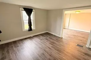 426 N Pleasant St, Princeton, IL 61356 - Photo 2