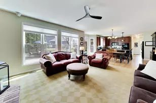 26W363 Torrey Pines Ct, Winfield, IL 60190 - Photo 6