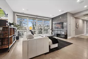 3518 W Wolfram St, Chicago, IL 60618 - Photo 4