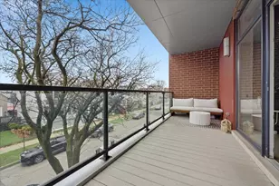 3518 W Wolfram St, Chicago, IL 60618 - Photo 12