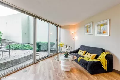 1720 Maple Avenue #409, Evanston, IL 60201 - Photo 4