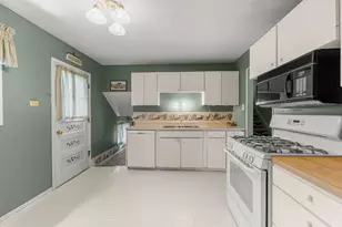 229 Illinois St, Park Forest, IL 60466 - Photo 10