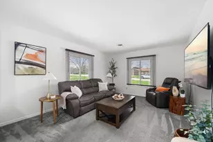 410 S Jackson St, Batavia, IL 60510 - Photo 2