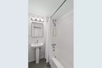 5050 S East End Avenue #8D, Chicago, IL 60615 - Photo 12