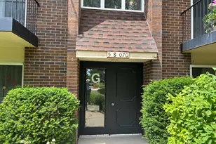 5S070 Pebblewood Ln, Naperville, IL 60563 - Photo 2