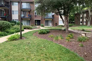 5S070 Pebblewood Ln, Naperville, IL 60563 - Photo 1