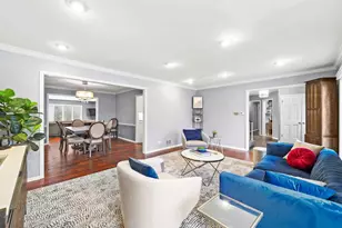 2409 The Strand, Northbrook, IL 60062 - Photo 4