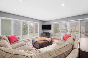 2409 The Strand, Northbrook, IL 60062 - Photo 18