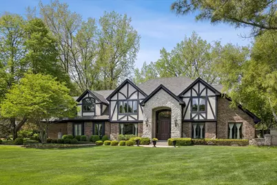 2455 Persimmon Drive, Saint Charles, IL 60174 - Photo 2