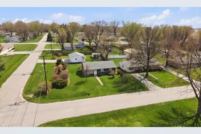 200 Ramona Avenue, Rochelle, IL 61068 - Photo 20