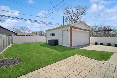 9249 Kildare Avenue, Skokie, IL 60077 - Photo 14