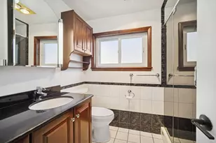 9249 Kildare Ave, Skokie, IL 60077 - Photo 8