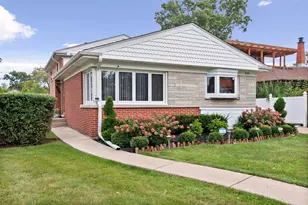 9249 Kildare Ave, Skokie, IL 60077 - Photo 1