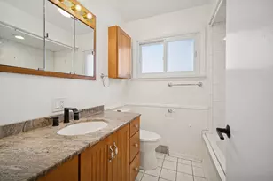 9249 Kildare Ave, Skokie, IL 60077 - Photo 10