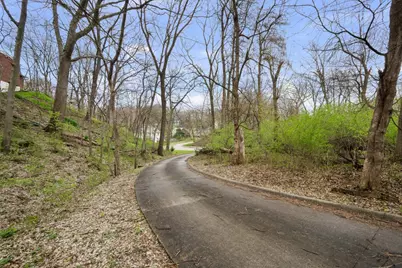 1031 27th Street, Moline, IL 61265 - Photo 2