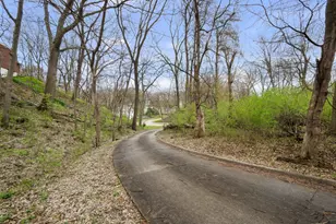 1031 27th St, Moline, IL 61265 - Photo 2