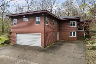 1031 27th Street, Moline, IL 61265 - Photo 1