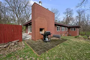1031 27th St, Moline, IL 61265 - Photo 10