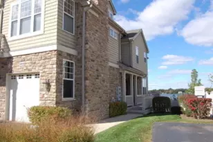 345 Sundown Ct, Wauconda, IL 60084 - Photo 2