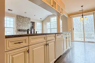 345 Sundown Ct, Wauconda, IL 60084 - Photo 8