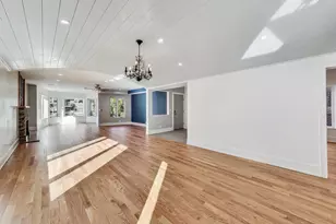 1245 W Jarvis Ave, Chicago, IL 60626 - Photo 10