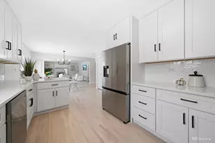 8548 Monaghan Dr, Tinley Park, IL 60487 - Photo 12