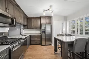 319 S Vine Ave, Park Ridge, IL 60068 - Photo 8